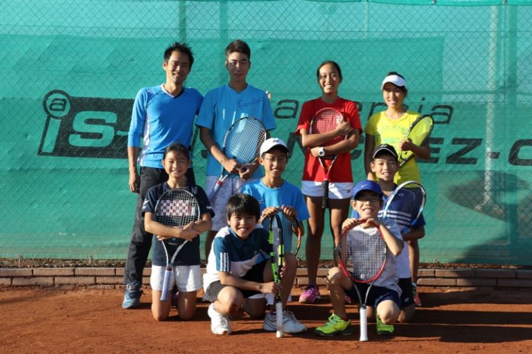 スペイン・バルセロナのテニス留学 サンチェス・カサルアカデミーの豊富な練習量 世界基準で子供の語学と運動能力を